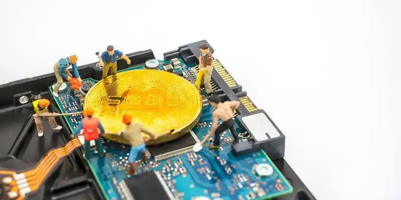Expansive mining farm deploying BTC and ETH miners in a large hosted environment